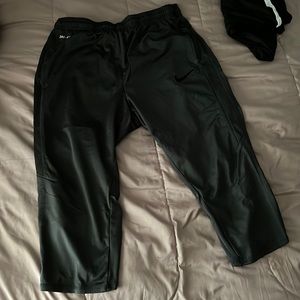 Nike 3/4 shorts size L